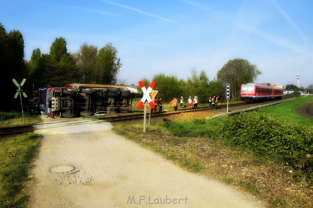 Schwerer VU LKW Zug Bergheim Kenten Koelnerstr P103.JPG - Miklos Laubert